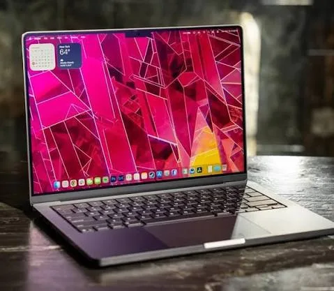 Apple presenta MacBook Pro con pantalla PROLED XDR táctil y chips M5 Pro y M5 Max